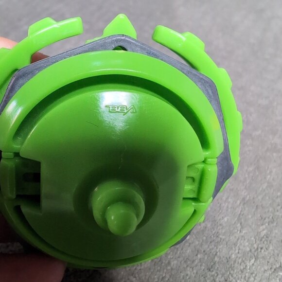 Beyblade Original Hasbro 2002 M-Turtle - Picture 8 of 8
